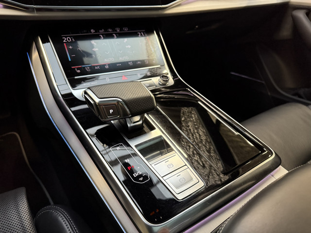 Audi Q7 60 TFSI e quattro Competition Laser Licht Trekhaak 22 Inch Panoramadak Audi S Sportstoelen Stoelventilatie Stoelmassage ACC Vol!