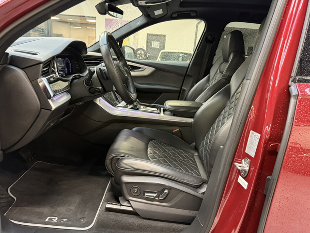 Audi Q7 60 TFSI e quattro Competition Laser Licht Trekhaak 22 Inch Panoramadak Audi S Sportstoelen Stoelventilatie Stoelmassage ACC Vol!