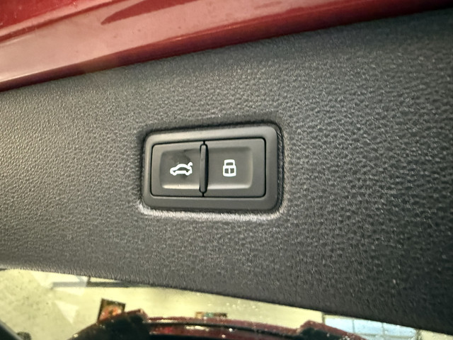 Audi Q7 60 TFSI e quattro Competition Laser Licht Trekhaak 22 Inch Panoramadak Audi S Sportstoelen Stoelventilatie Stoelmassage ACC Vol!