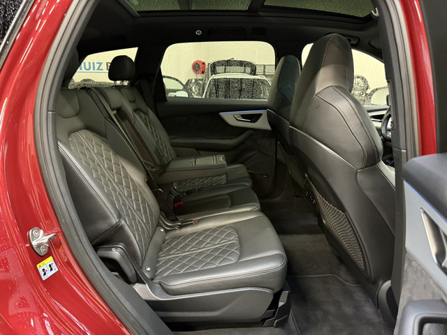 Audi Q7 60 TFSI e quattro Competition Laser Licht Trekhaak 22 Inch Panoramadak Audi S Sportstoelen Stoelventilatie Stoelmassage ACC Vol!