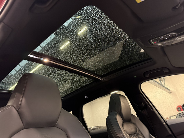 Audi Q7 60 TFSI e quattro Competition Laser Licht Trekhaak 22 Inch Panoramadak Audi S Sportstoelen Stoelventilatie Stoelmassage ACC Vol!