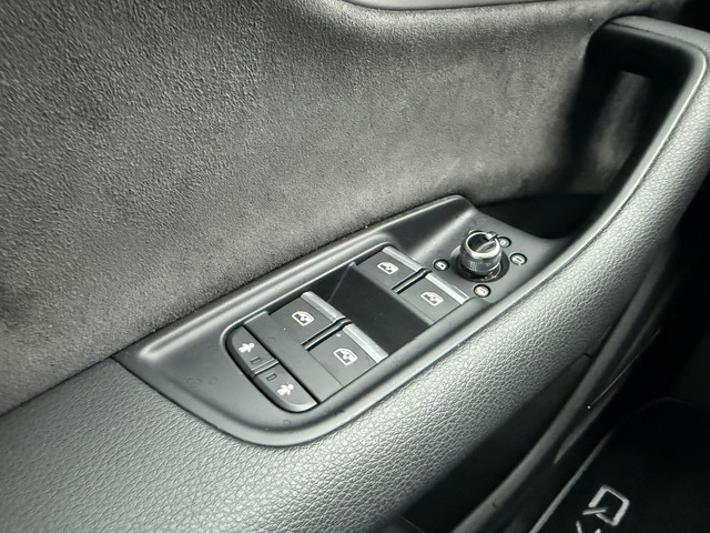 Audi Q7 60 TFSI e quattro Competition Laser Licht Trekhaak 22 Inch Panoramadak Audi S Sportstoelen Stoelventilatie Stoelmassage ACC Vol!