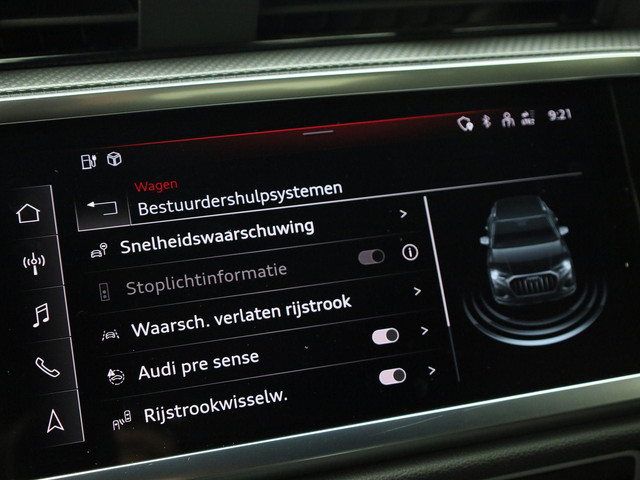 Audi Q3 45 TFSIe 180kW 245PK S Line · Apple Android Car Play · Elektrische stoelverstelling · Leder · Trekhaak