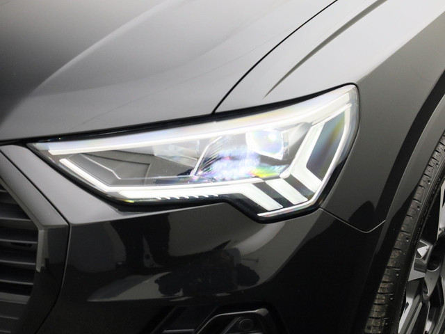 Audi Q3 45 TFSIe 180kW 245PK S Line · Apple Android Car Play · Elektrische stoelverstelling · Leder · Trekhaak