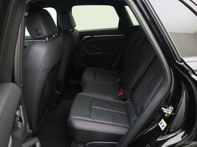 Audi Q3 45 TFSIe 180kW 245PK S Line · Apple Android Car Play · Elektrische stoelverstelling · Leder · Trekhaak