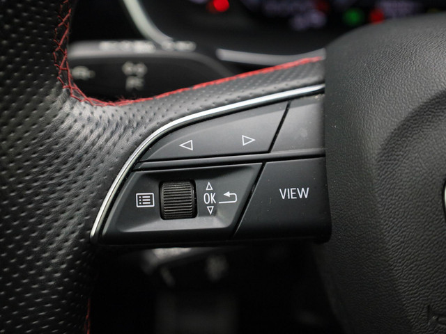 Audi Q3 45 TFSIe 180kW 245PK S Line · Apple Android Car Play · Elektrische stoelverstelling · Leder · Trekhaak