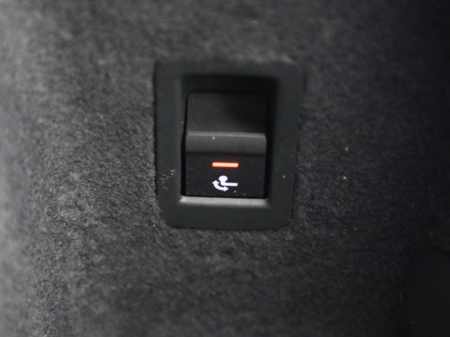 Audi Q3 45 TFSIe 180kW 245PK S Line · Apple Android Car Play · Elektrische stoelverstelling · Leder · Trekhaak