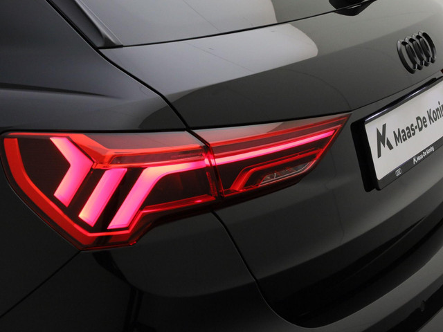 Audi Q3 45 TFSIe 180kW 245PK S Line · Apple Android Car Play · Elektrische stoelverstelling · Leder · Trekhaak