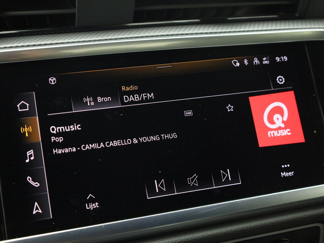 Audi Q3 45 TFSIe 180kW 245PK S Line · Apple Android Car Play · Elektrische stoelverstelling · Leder · Trekhaak