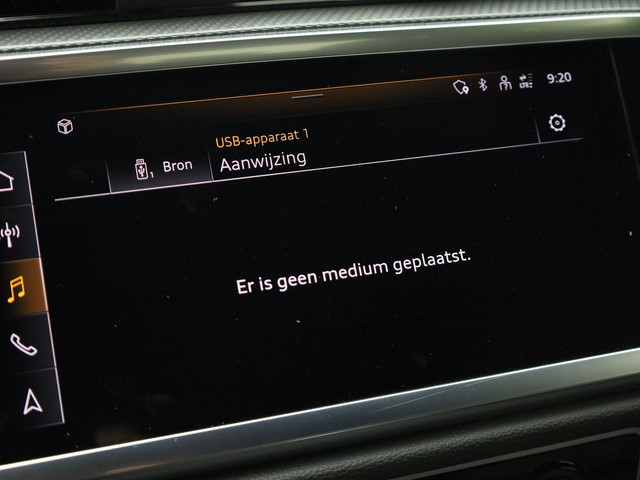 Audi Q3 45 TFSIe 180kW 245PK S Line · Apple Android Car Play · Elektrische stoelverstelling · Leder · Trekhaak