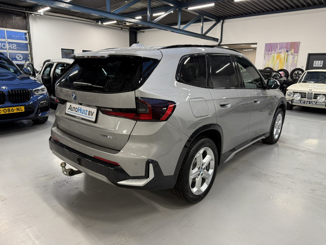 BMW X1 xDrive25e xLine LED Panoramadak Trekhaak LED Harman-Kardon Leder Stoelverwarming LED Keyless Entry 18 Inch