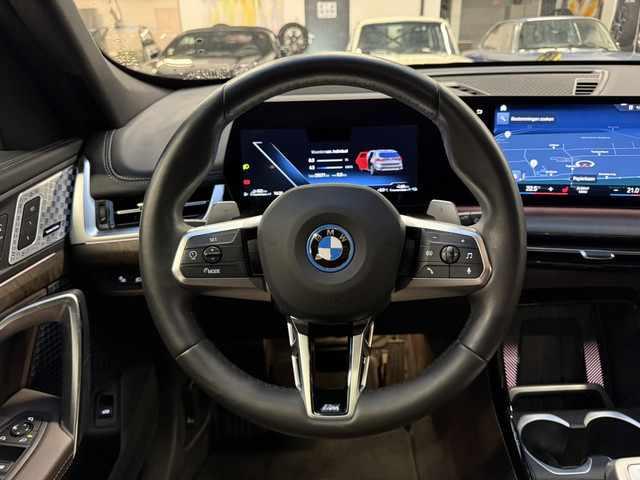BMW X1 xDrive25e xLine LED Panoramadak Trekhaak LED Harman-Kardon Leder Stoelverwarming LED Keyless Entry 18 Inch