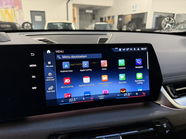 BMW X1 xDrive25e xLine LED Panoramadak Trekhaak LED Harman-Kardon Leder Stoelverwarming LED Keyless Entry 18 Inch