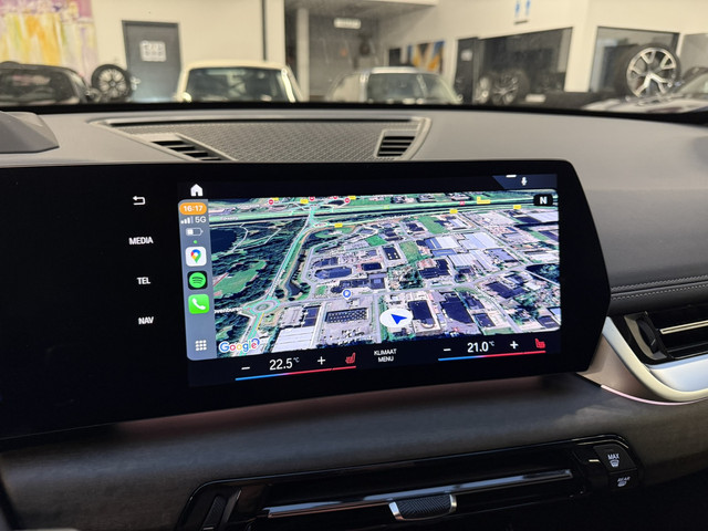 BMW X1 xDrive25e xLine LED Panoramadak Trekhaak LED Harman-Kardon Leder Stoelverwarming LED Keyless Entry 18 Inch