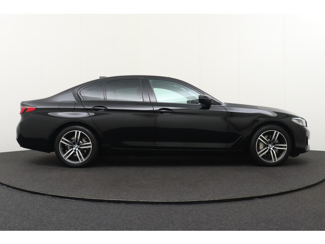 BMW 5 Serie 530e 293 PK PHEV Luxury Black-Edition schuif- kanteldak Memory