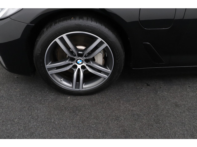 BMW 5 Serie 530e 293 PK PHEV Luxury Black-Edition schuif- kanteldak Memory