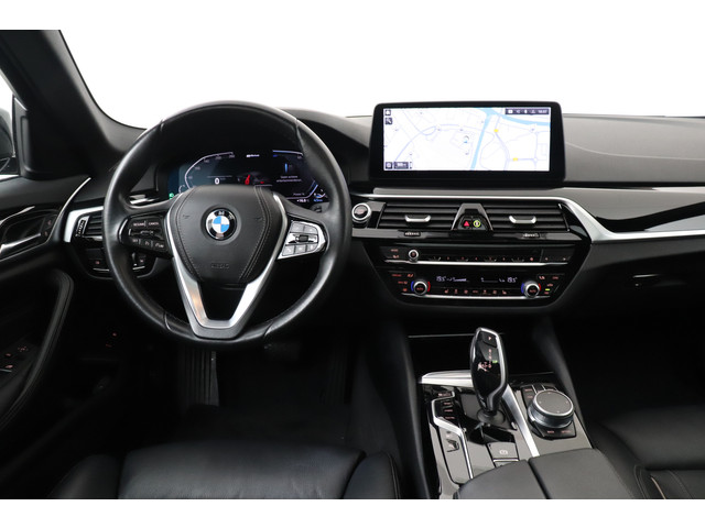 BMW 5 Serie 530e 293 PK PHEV Luxury Black-Edition schuif- kanteldak Memory