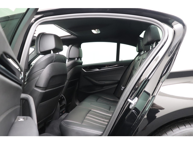 BMW 5 Serie 530e 293 PK PHEV Luxury Black-Edition schuif- kanteldak Memory