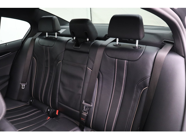 BMW 5 Serie 530e 293 PK PHEV Luxury Black-Edition schuif- kanteldak Memory