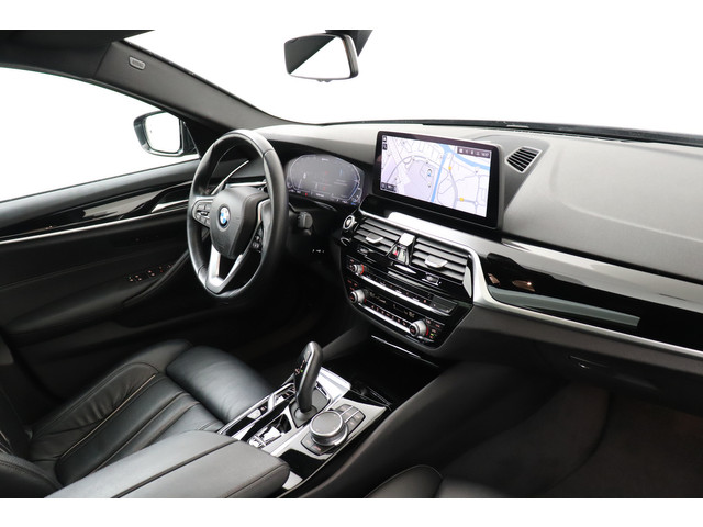 BMW 5 Serie 530e 293 PK PHEV Luxury Black-Edition schuif- kanteldak Memory