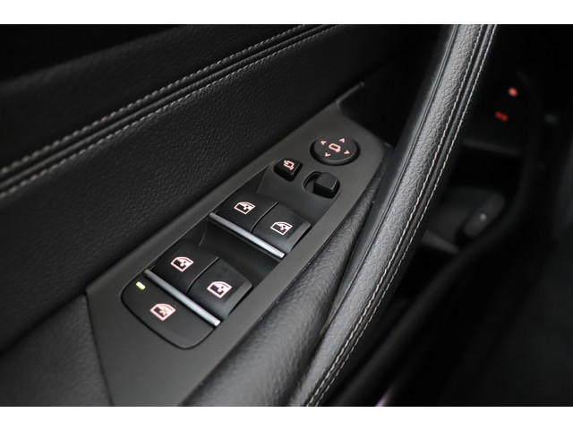 BMW 5 Serie 530e 293 PK PHEV Luxury Black-Edition schuif- kanteldak Memory