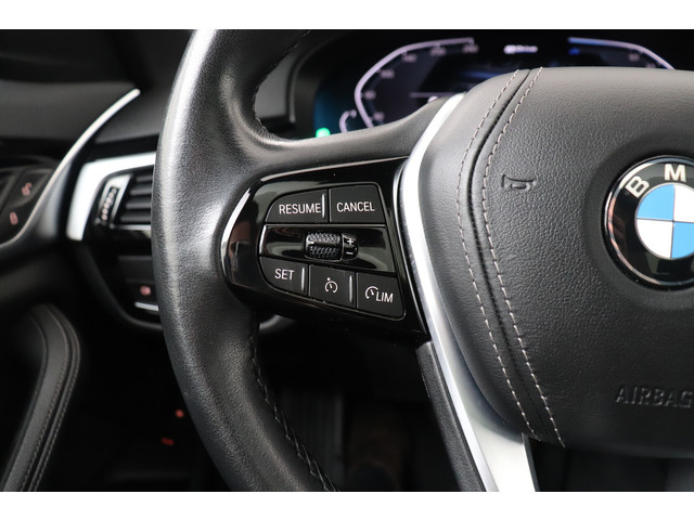 BMW 5 Serie 530e 293 PK PHEV Luxury Black-Edition schuif- kanteldak Memory