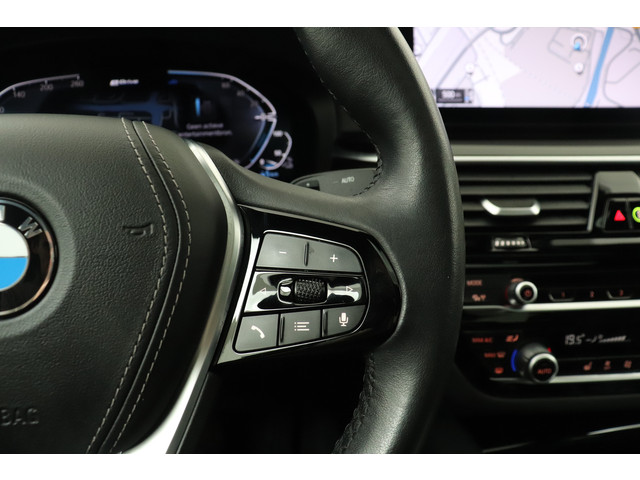 BMW 5 Serie 530e 293 PK PHEV Luxury Black-Edition schuif- kanteldak Memory