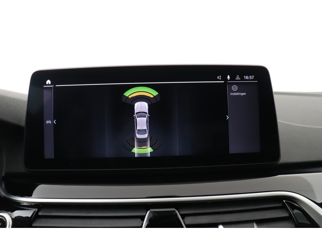 BMW 5 Serie 530e 293 PK PHEV Luxury Black-Edition schuif- kanteldak Memory