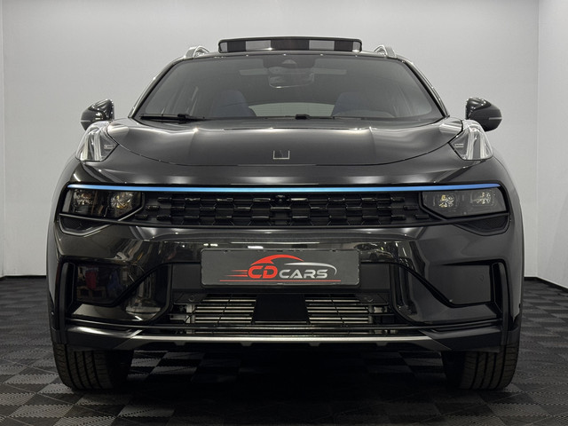 Lynk & Co 01 1.5 Pano, 360 Camera, Navi, Keyless start, Trekhaak, Stoelverwarming, Elektrische achterklep, Lichtmetalen velgen