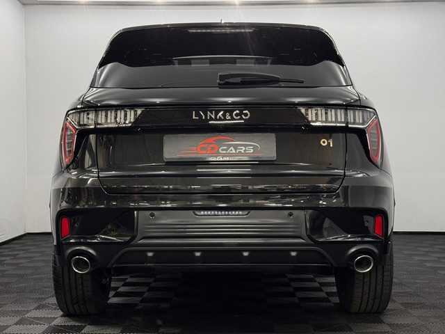 Lynk & Co 01 1.5 Pano, 360 Camera, Navi, Keyless start, Trekhaak, Stoelverwarming, Elektrische achterklep, Lichtmetalen velgen