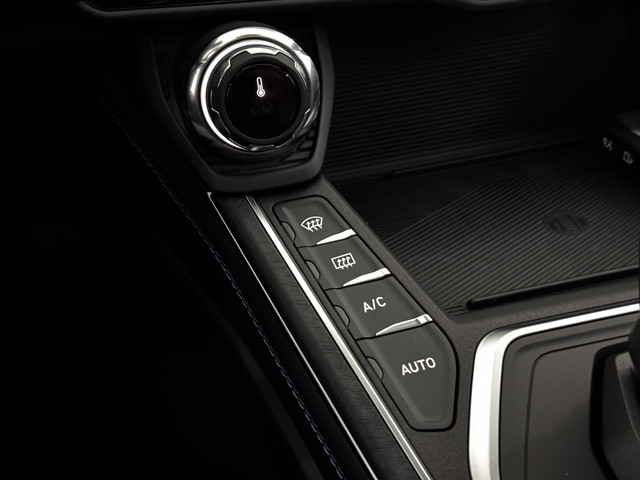 Lynk & Co 01 1.5 Pano, 360 Camera, Navi, Keyless start, Trekhaak, Stoelverwarming, Elektrische achterklep, Lichtmetalen velgen