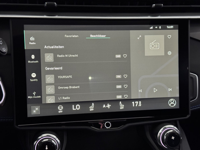 Lynk & Co 01 1.5 Pano, 360 Camera, Navi, Keyless start, Trekhaak, Stoelverwarming, Elektrische achterklep, Lichtmetalen velgen