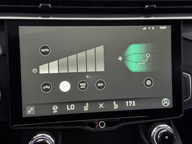 Lynk & Co 01 1.5 Pano, 360 Camera, Navi, Keyless start, Trekhaak, Stoelverwarming, Elektrische achterklep, Lichtmetalen velgen