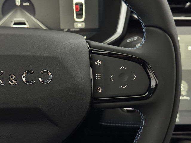 Lynk & Co 01 1.5 Pano, 360 Camera, Navi, Keyless start, Trekhaak, Stoelverwarming, Elektrische achterklep, Lichtmetalen velgen