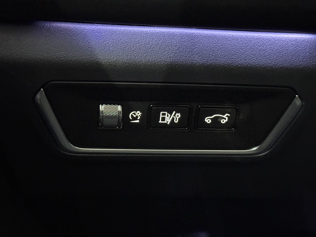 Lynk & Co 01 1.5 Pano, 360 Camera, Navi, Keyless start, Trekhaak, Stoelverwarming, Elektrische achterklep, Lichtmetalen velgen