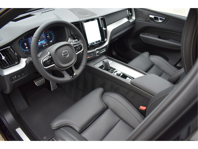 Volvo XC60 2.0 Recharge T8 AWD R-Design 455 Pk Pano Luchtvering Trekhaak Keyless Leder 21 Inch
