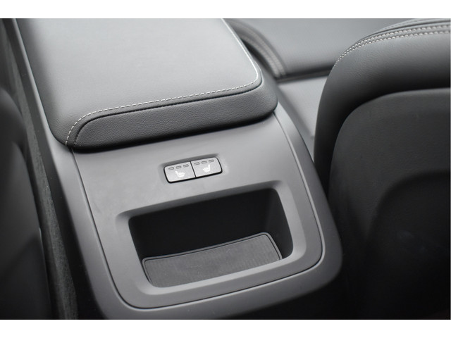 Volvo XC60 2.0 Recharge T8 AWD R-Design 455 Pk Pano Luchtvering Trekhaak Keyless Leder 21 Inch