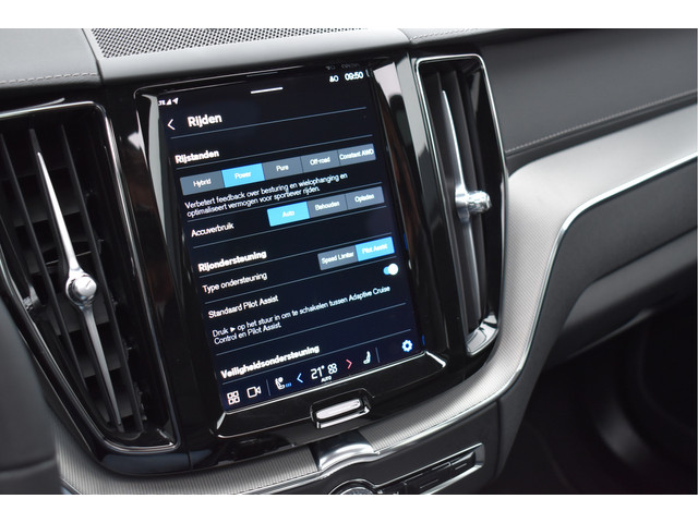Volvo XC60 2.0 Recharge T8 AWD R-Design 455 Pk Pano Luchtvering Trekhaak Keyless Leder 21 Inch