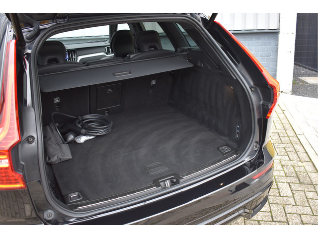 Volvo XC60 2.0 Recharge T8 AWD R-Design 455 Pk Pano Luchtvering Trekhaak Keyless Leder 21 Inch