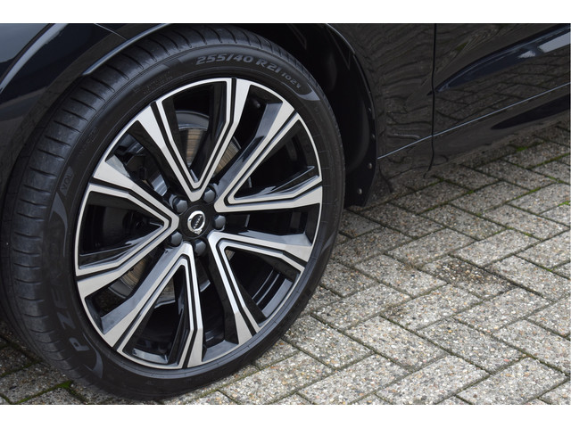 Volvo XC60 2.0 Recharge T8 AWD R-Design 455 Pk Pano Luchtvering Trekhaak Keyless Leder 21 Inch