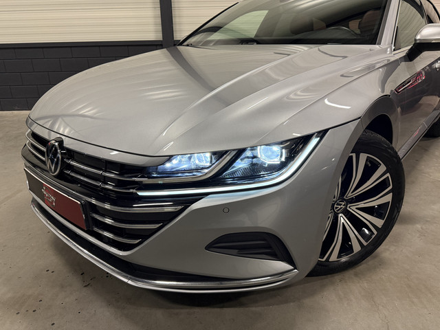 Volkswagen Arteon Shooting Brake 1.4 TSI eHybrid PANO TREKHAAK TWO-TONE LEER TREKHAAK 360CAMERA ACC 18MUSCAT CARPLAY STANDKACHEL SFEER VIRTUAL MA