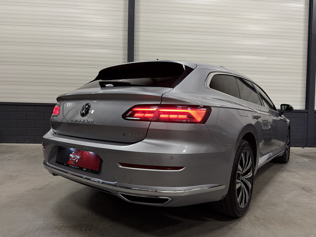 Volkswagen Arteon Shooting Brake 1.4 TSI eHybrid PANO TREKHAAK TWO-TONE LEER TREKHAAK 360CAMERA ACC 18MUSCAT CARPLAY STANDKACHEL SFEER VIRTUAL MA