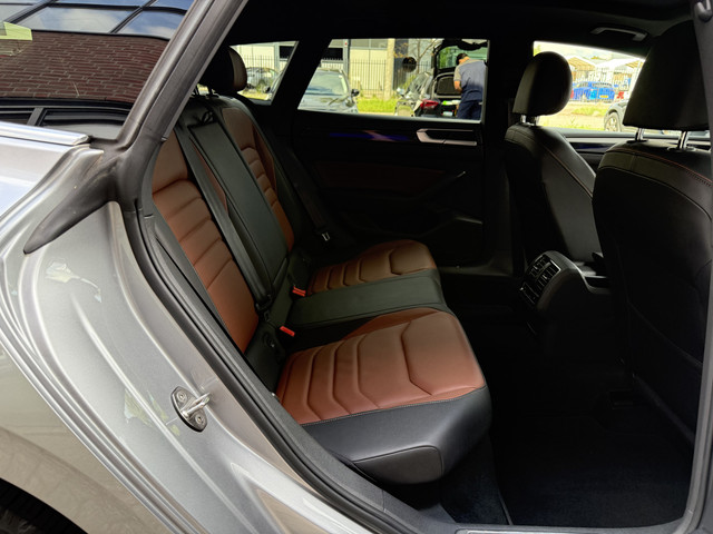 Volkswagen Arteon Shooting Brake 1.4 TSI eHybrid PANO TREKHAAK TWO-TONE LEER TREKHAAK 360CAMERA ACC 18MUSCAT CARPLAY STANDKACHEL SFEER VIRTUAL MA