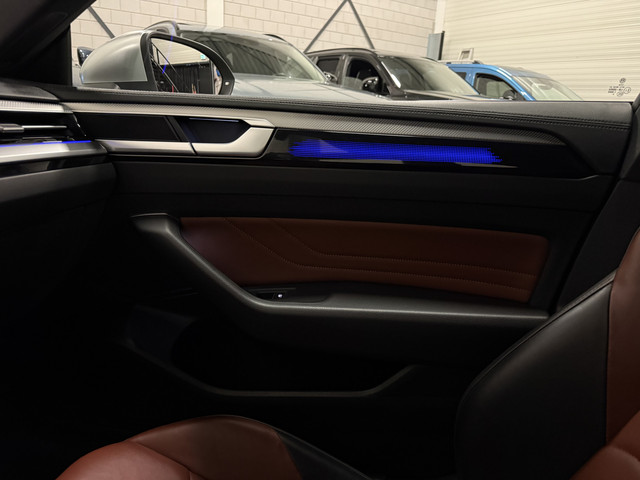 Volkswagen Arteon Shooting Brake 1.4 TSI eHybrid PANO TREKHAAK TWO-TONE LEER TREKHAAK 360CAMERA ACC 18MUSCAT CARPLAY STANDKACHEL SFEER VIRTUAL MA