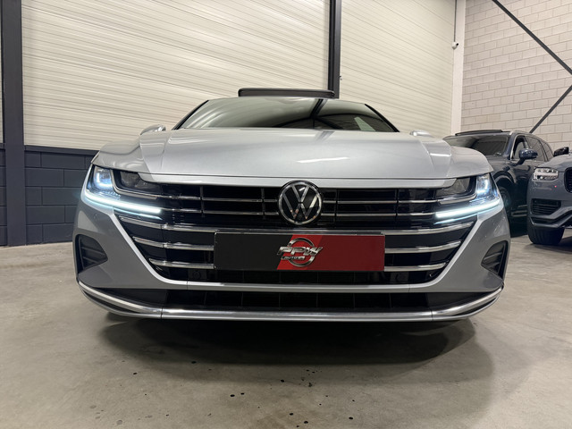 Volkswagen Arteon Shooting Brake 1.4 TSI eHybrid PANO TREKHAAK TWO-TONE LEER TREKHAAK 360CAMERA ACC 18MUSCAT CARPLAY STANDKACHEL SFEER VIRTUAL MA