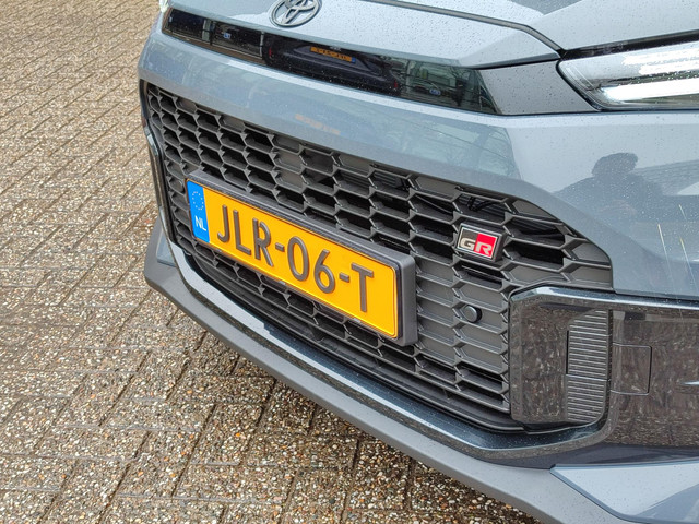 Toyota Corolla Cross Hybrid 180 GR SPORT PANODAK 19'' LM-VELGEN JBL-AUDIO NAVI CAMERA PARK-SENSOREN CLIMA BLIND SPOT STOELVERW APPLE ANDROID