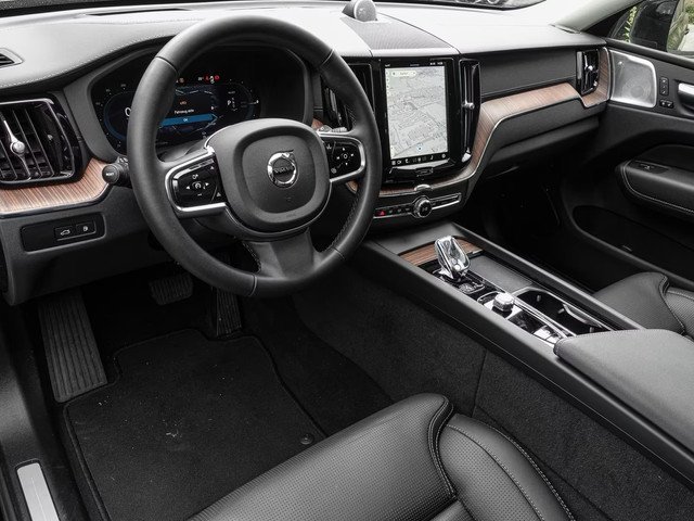 Volvo XC60 2.0 T8 Plug-in hybrid AWD ULTRA Dark (335kW 455PK) FULL OPTION (PANO TREKH) ** 1e EIG - Ex VOLVO ** INFORMEER OOK NAAR ONZE AA