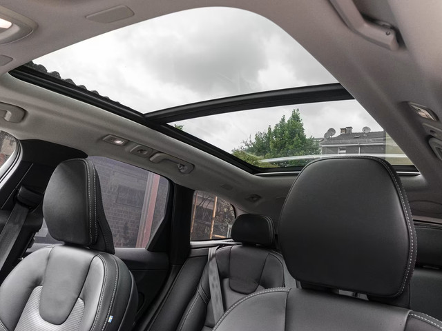 Volvo XC60 2.0 T8 Plug-in hybrid AWD ULTRA Dark (335kW 455PK) FULL OPTION (PANO TREKH) ** 1e EIG - Ex VOLVO ** INFORMEER OOK NAAR ONZE AA