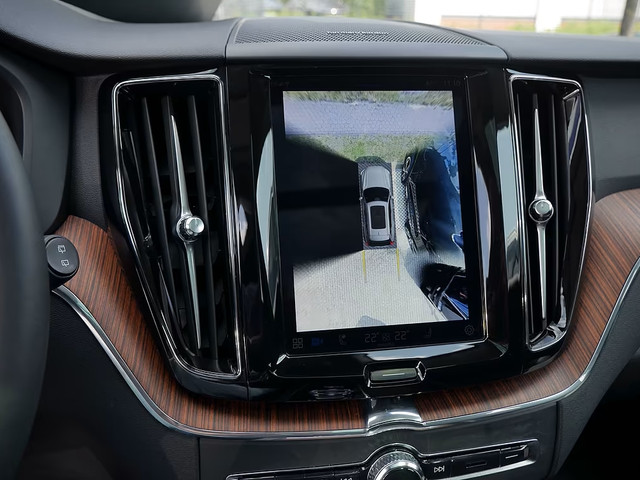 Volvo XC60 2.0 T8 Plug-in hybrid AWD ULTRA Dark (335kW 455PK) FULL OPTION (PANO TREKH) ** 1e EIG - Ex VOLVO ** INFORMEER OOK NAAR ONZE AA