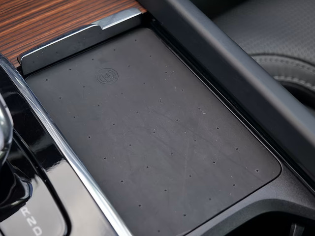 Volvo XC60 2.0 T8 Plug-in hybrid AWD ULTRA Dark (335kW 455PK) FULL OPTION (PANO TREKH) ** 1e EIG - Ex VOLVO ** INFORMEER OOK NAAR ONZE AA